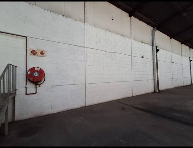 390M² WAREHOUSE TO LET IN HERIOTDALE